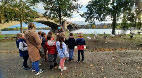 Visite de Devant-le-Pont à des élèves du quartier